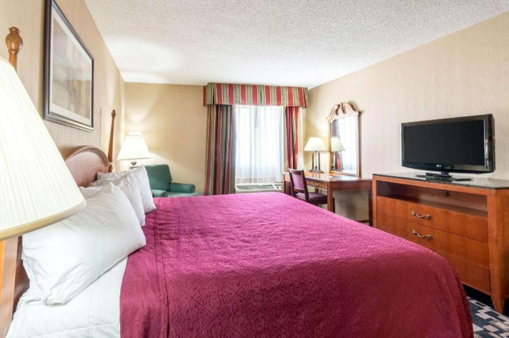 Quality Inn Ripley Eksteriør billede