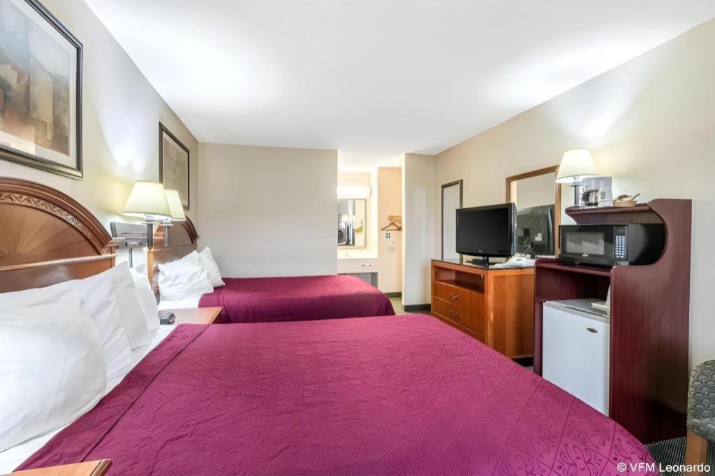 Quality Inn Ripley Eksteriør billede